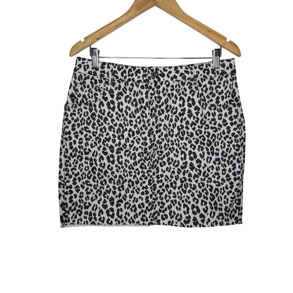 H&M Animal Print Leopard Skirt